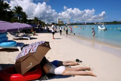 Guam triển khai chương trình "nghỉ dưỡng vaccine" để thúc đẩy du lịch