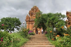 Bảo tồn, phát huy bản sắc văn hóa dân tộc gắn với phát triển du lịch