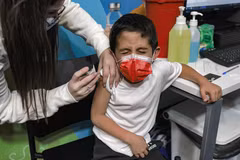Đức khuyến nghị tiêm vaccine COVID-19 cho trẻ từ 5-11 tuổi có bệnh nền