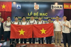 Đoàn học sinh Việt Nam giành 5 huy chương tại Kỳ thi Olympic IOAA 14