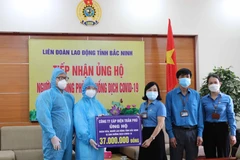 Nhiều đơn vị, doanh nghiệp ủng hộ các địa phương phòng, chống COVID-19