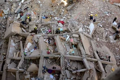 Phát hiện 18 thi thể trong vụ sập nhà cao tầng ở thủ đô Cairo