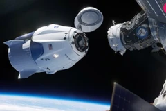 Tàu SpaceX Dragon lắp ghép thành công với Trạm vũ trụ quốc tế
