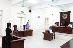 12 tháng tù giam với chủ quán karaoke chống đối lực lượng phòng dịch