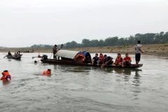 Lực lượng cứu hộ tìm kiếm các nạn nhân trong một vụ đuối nước. Ảnh minh họa. (Nguồn: TTXVN)