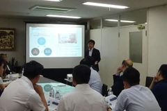 Ông Lê Đức Anh, đại diện ban tổ chức, giới thiệu về diễn đàn. (Ảnh: Đào Tùng/TTXVN)