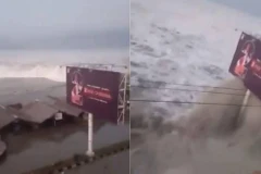 Sóng thần ập vào thành phố Palu, đảo Sulawesi, Indonesia sau động đất ngày 28/9/2018. (Ảnh: Twitter/Ramadhani Eko P/TTXVN) 