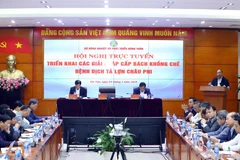 Thủ tướng Nguyễn Xuân Phúc yêu cầu huy động các cấp, các ngành cùng vào cuộc quyết liệt để ngăn chặn dịch bệnh có hiệu quả. (Ảnh: Thống Nhất/ TTXVN) 