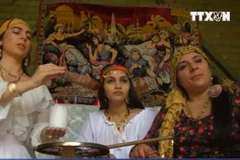 Phù thủy Mihaela Minca và các con gái thực hiện nghi thức yểm bùa yêu