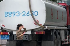 Lệnh trừng phạt của LHQ hạn chế lượng dầu mỏ mà Triều Tiên được phép nhập khẩu.(Nguồn: AFP)