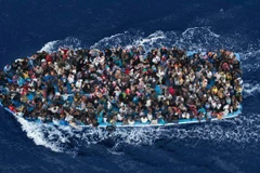 Lật phà ngoài khơi Cameroon, hơn 100 người được cứu sống