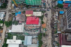 Hiện trường tòa nhà 7 tầng bị sập ở tỉnh Preah Sihanouk, miền Nam Campuchia ngày 22/6/2019. (Ảnh: AFP/TTXVN)