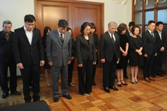 Đại sứ Nguyễn Hoài Dương và tập thể cán bộ nhân viên Đại sứ quán Việt Nam tại Mexico tại Lễ viếng. (Ảnh: Việt Hùng/Vietnam+)