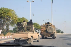 Các lực lượng Thổ Nhĩ Kỳ tuần tra tại thị trấn Tel Abyad, Syria ngày 27/10/2019. (Ảnh: THX/TTXVN)