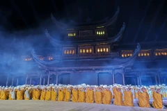 Chương trình giao lưu biểu diễn nghệ thuật quốc tế chào mừng Đại lễ Vesak Liên hợp quốc 2019 tại sân khấu quảng trường Tam quan chùa Tam Chúc. (Ảnh: Thành Đạt/TTXVN)