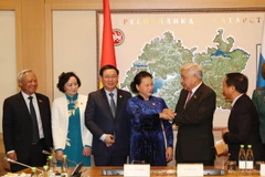 Chủ tịch Quốc hội Nguyễn Thị Kim Ngân gặp Chủ tịch Hội đồng Nhà nước (Quốc hội) Tatarstan, ngài Farid Khayrullovich Mukhametshin. (Ảnh: Trọng Đức/TTXVN)