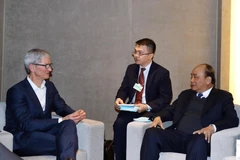 Thủ tướng Nguyễn Xuân Phúc tiếp Giám đốc điều hành Tập đoàn Apple Tim Cook. (Ảnh: Thống Nhất/TTXVN)
