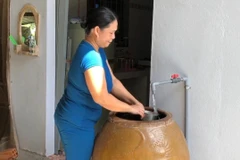 Nước sạch là một trong những dự án trọng điểm ứng phó biến đổi khí hậu tại Bến Tre. (Ảnh minh họa: Thanh Sang/TTXVN)