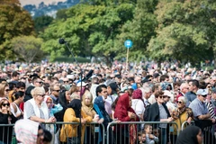 Trong ảnh: Người dân tham gia lễ tưởng niệm các nạn nhân thiệt mạng trong vụ xả súng tại Christchurch, New Zealand, ngày 22/3/2019. Ảnh: THX/ TTXVN 