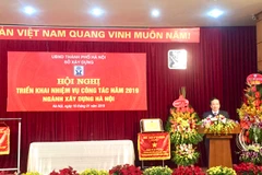 Phó Chủ tịch UBND Thành phố Hà Nội Nguyễn Thế Hùng phát biểu chỉ đạo tại Hội nghị triển khai nhiệm vụ công tác năm 2019 của Sở Xây dựng Hà Nội. (Ảnh: Minh Nghĩa/TTXVN)