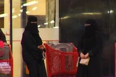 [Video] Phụ nữ Saudi Arabia đã được tự do du lịch nước ngoài