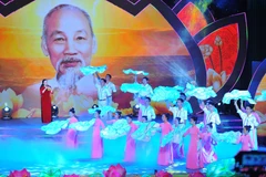 Chương trình nghệ thuật biểu diễn tại buổi lễ. (Ảnh: Minh Đức/TTXVN)