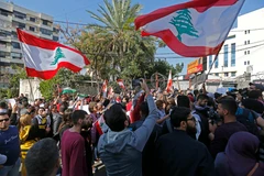 Người biểu tình tập trung tại Beirut, Liban, ngày 24/11/2019. (Ảnh: THX/TTXVN)