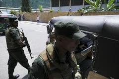 Binh sỹ được triển khai tại Colombo, Sri Lanka, sau loạt vụ nổ ngày 22/4/2019. (Ảnh: THX/ TTXVN)