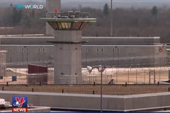 [Video] Nhân viên quản ngục Mỹ sống chật vật vì làm việc không lương