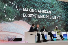 CEO Công ty sản xuất sữa chua lớn nhất thế giới Danone Emmanuel Faber (thứ 2, trái) tại Hội nghị thượng đỉnh "một hành tinh", tập trung vào vấn đề sinh thái và nền kinh tế xanh, tại Nairobi ngày 14/3/2019. (Ảnh: AFP/TTXVN)