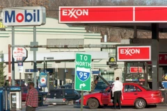 Một trạm xăng của Tập đoàn dầu khí Exxon Mobil của Mỹ ở Washington, DC. (Ảnh: AFP/TTXVN)
