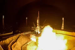 Tên lửa đẩy mang theo tàu vũ trụ Soyuz MS-12 của Nga rời bệ phóng tại bãi phóng Baikonur Cosmodrome ở Kazakhstan, ngày 14/3/2019. (Ảnh: AFP/TTXVN)