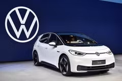 Một mẫu xe của Volkswagen được giới thiệu tại Frankfurt, Đức. (Ảnh: Kyodo/TTXVN)