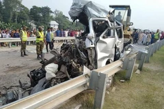 Hiện trường vụ tai nạn tại địa phận Munshiganj, cách thủ đô Dhaka của Bangladesh 27km về phía Nam ngày 22/11/2019. (Ảnh: The Daily Star/TTXVN)