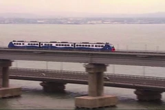 Cầu đường sắt Crimea vượt Eo biển Kerch. (Nguồn: BBC)