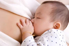 [Video] Phát hiện chấn động: Sữa mẹ chứa chất tiêu diệt tế bào ung thư