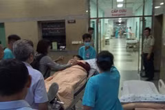 Bệnh viện Đại học Y dược Thành phố Hồ Chí Minh tiếp nhận bệnh nhân Nguyễn Thị Anh T. (sinh năm 1961) và Nguyễn Thị Anh T. (sinh năm 1997) là nạn nhân trong vụ đánh bom ở Ai Cập. (Ảnh: Đinh Hằng/TTXVN)