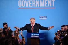 Thủ tướng Anh Boris Johnson tại London ngày 13/12. (Ảnh: AFP/TTXVN)