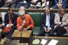 Thủ tướng Anh Theresa May phát biểu tại cuộc họp Hạ viện ở London ngày 27/2/2019. (Ảnh: THX/TTXVN) 