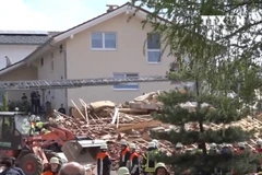 [Video] Đức: Nổ nghiêm trọng tại bang Bavaria, 3 người bị vùi lấp