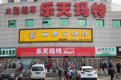 Một cửa hàng Lotte Mart bị đóng cửa ở tỉnh Cát Lâm (Trung Quốc) ngày 9/3. (Nguồn: AFP/TTXVN)