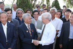 Tổng Bí thư Nguyễn Phú Trọng với nhân dân xã Triệu Thành, huyện Triệu Phong. (Ảnh: Lâm Khánh/TTXVN)