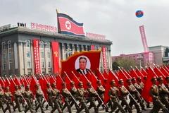 Binh sỹ quân đội nhân dân Triều Tiên tham gia lễ diễu binh kỷ niệm 105 ngày sinh cố Chủ tịch Kim Nhật Thành tại Bình Nhưỡng ngày 15/4. (Nguồn: EPA/TTXVN)