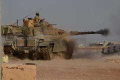 Binh sỹ Thổ Nhĩ Kỳ tham gia cuộc chiến chống IS tại làng Beraan, phía bắc thành phố Aleppo ngày 24/10. (Nguồn: AFP/TTXVN)