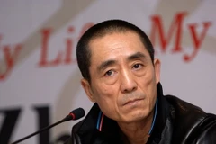 Trương Nghệ Mưu xin lỗi vì vi phạm luật về sinh đẻ