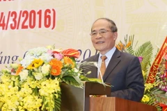 Chủ tịch Quốc hội Nguyễn Sinh Hùng dự và phát biểu tại Lễ kỷ niệm. (Ảnh: Nhan Sáng/TTXVN)