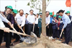 Thủ tướng Nguyễn Xuân Phúc dự Lễ phát động Tết trồng cây đời đời nhớ ơn Bác Hồ năm 2019. (Ảnh: Thống Nhất/TTXVN)