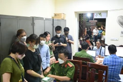 Công an Hà Nội ngày đêm thu nhận hồ sơ cấp căn cước công dân gắn chíp