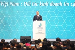 Thủ tướng Chính phủ Nguyễn Xuân Phúc đến dự và phát biểu khai mạc Hội nghị Thượng đỉnh Kinh doanh Việt Nam 2017. (Ảnh: TTXVN)