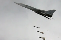 Máy bay ném bom Tu-22 của Nga oanh tạc các mục tiêu IS ở Syria. (Nguồn: TASS/TTXVN)